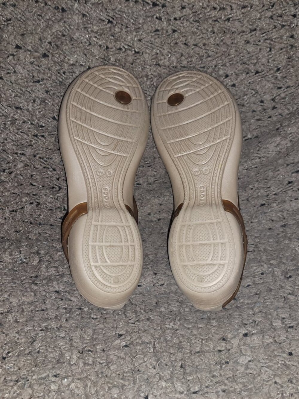 CROCS-Isabella Sandals Gold T Strap Jelly Thong Slingback-Sz 9-Excellent - Picture 8 of 8